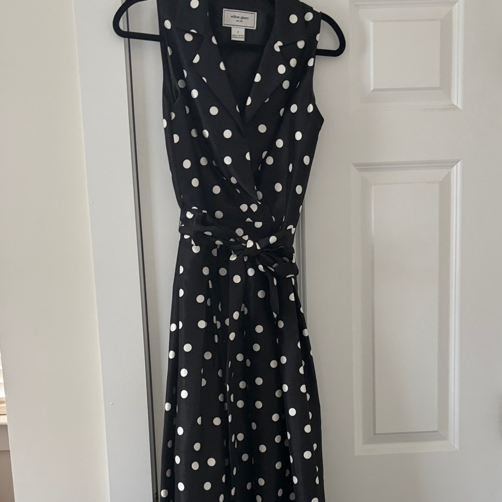 Willow Glenn Black and white polka dot dress with tie belt size 8.